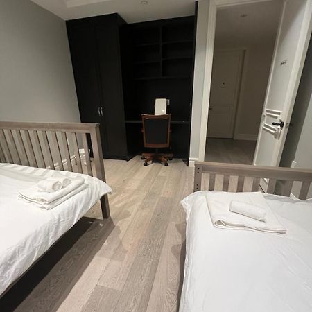 Private Rooms In Vancouver West Exterior photo