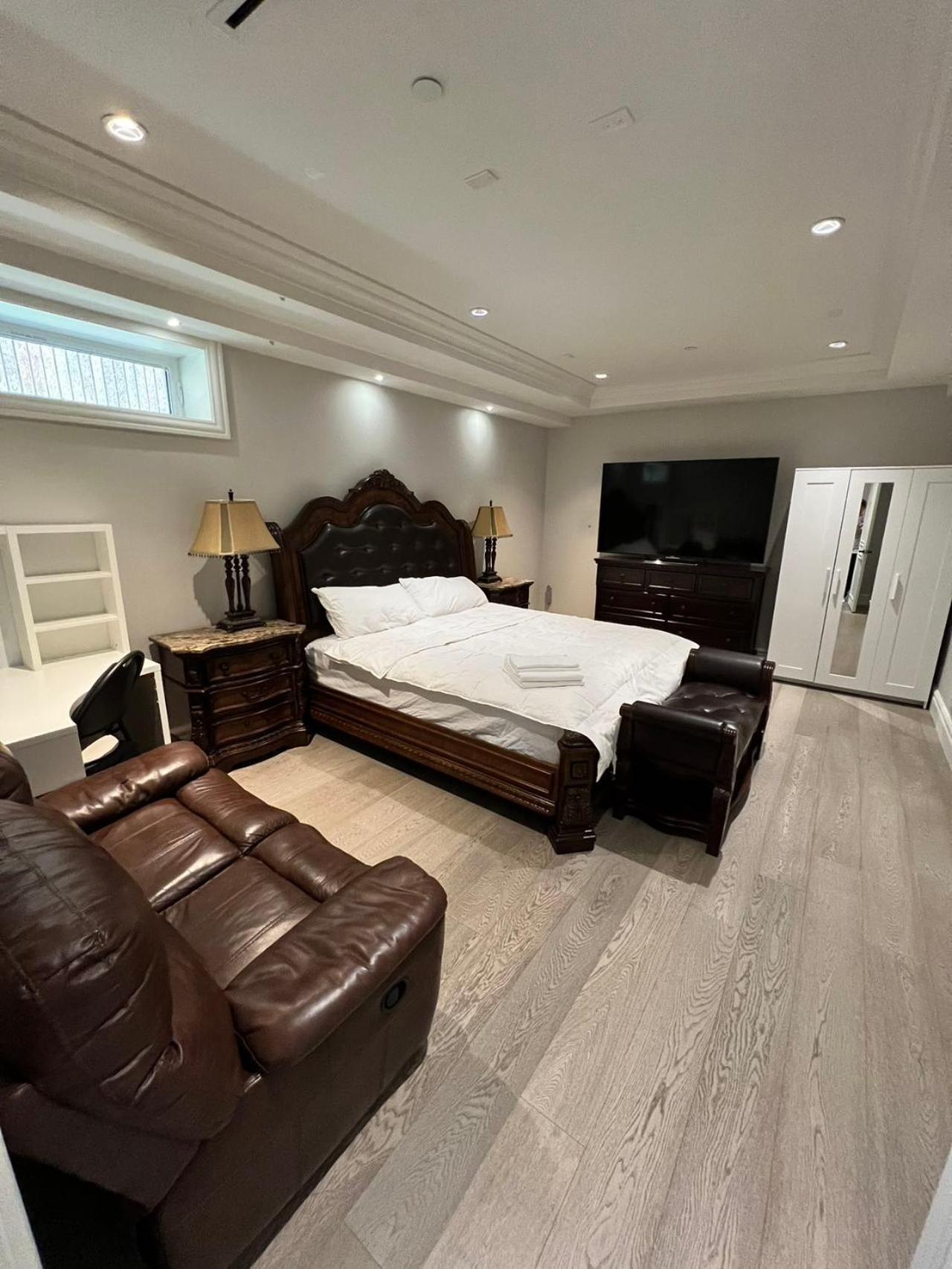 Private Rooms In Vancouver West Exterior photo