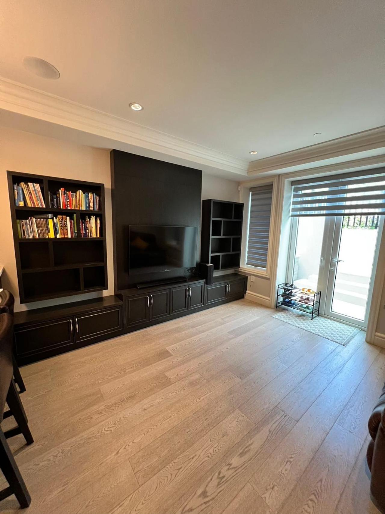 Private Rooms In Vancouver West Exterior photo